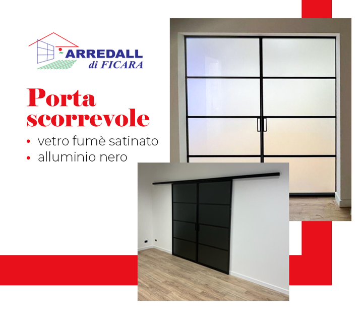 Porta #scorrevole in #alluminio nero e #vetro satinato fumè!✅