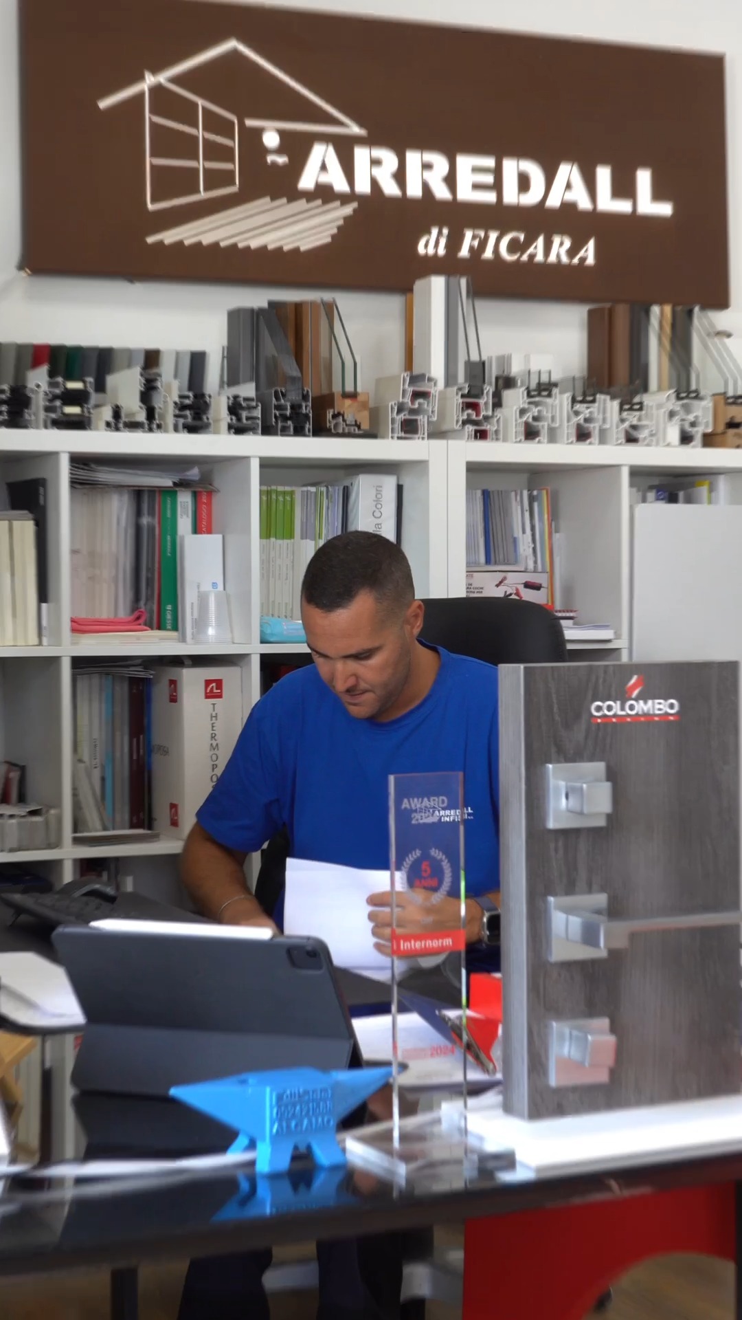 Ogni infisso ha una storia
La nostra inizia in officina, dove